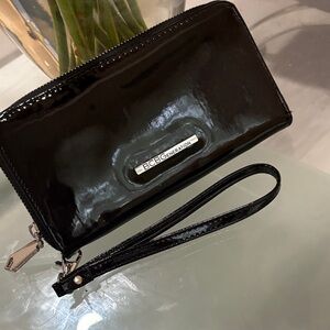 WOMEN'S BCBGENERATION ZIP AROUND BLACK PATENT LEATHER WALLET ALLISON